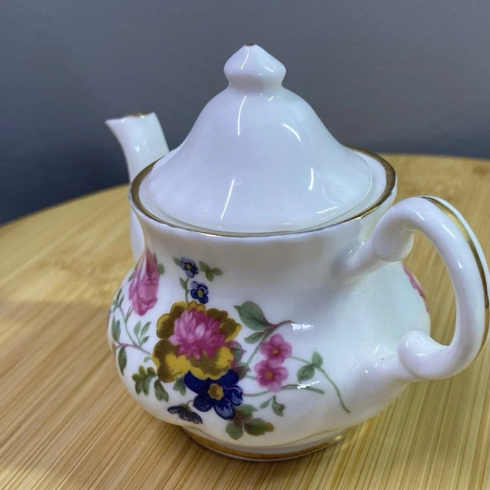 Arthur Wood & Son Ceramic Floral Teapot‎ With Lid, Crown Windsor